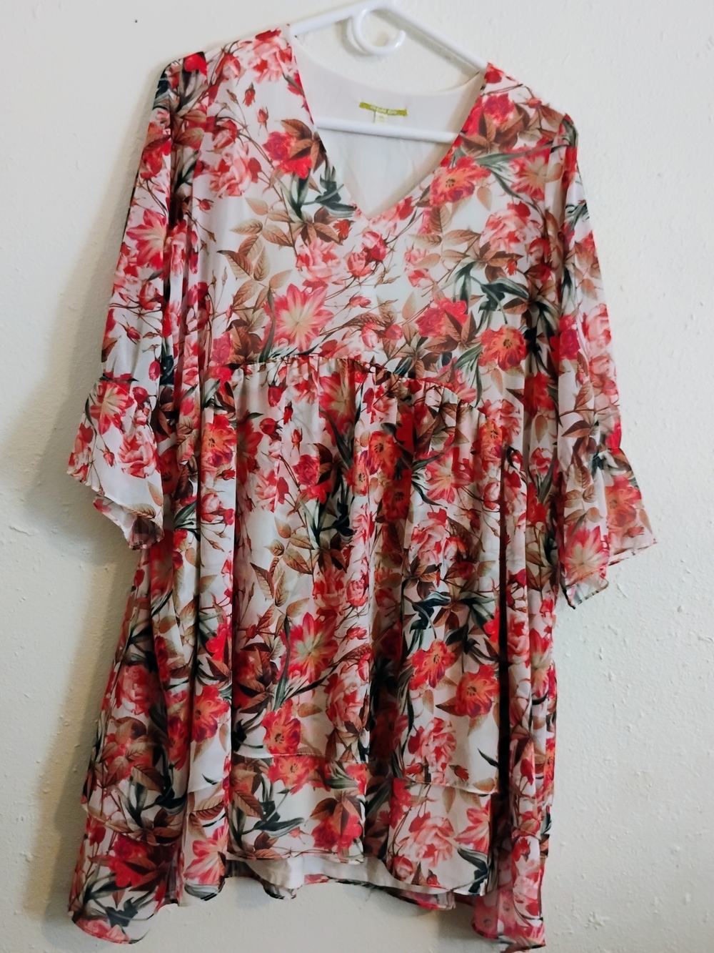 Gianni Bini Pink And White Floral V-Neck Tunic Dress with Red & Green Blooms